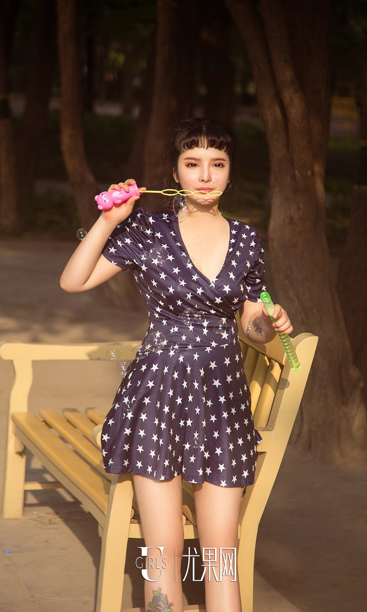 [爱尤物]2018APP NO.1111 杨漫妮一玩味小甜心